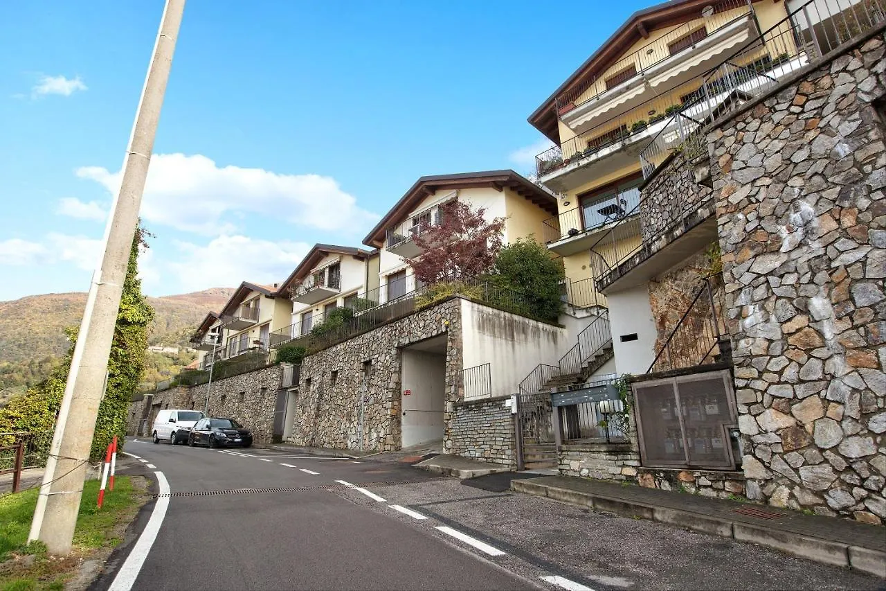 Ampia Vista Sul Lago Di Como Bellano