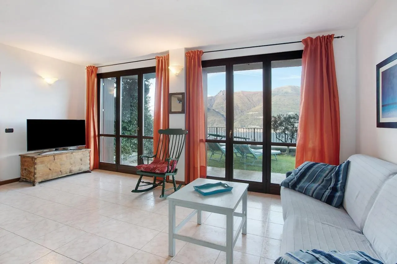 Ampia Vista Sul Lago Di Como Bellano